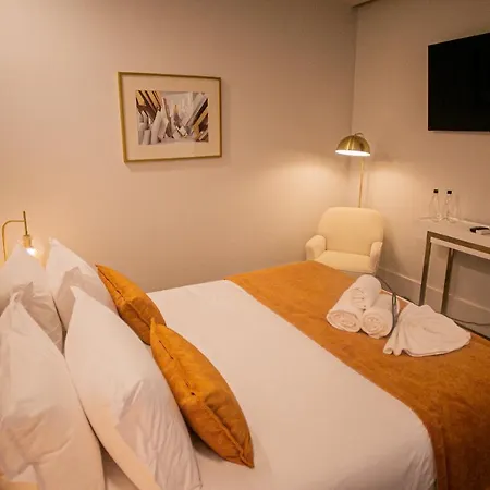 Πανσιόν 262 Boutique Aliados 4*