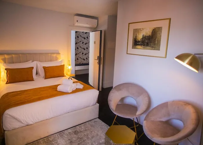 262 Boutique Aliados 게스트하우스 4*