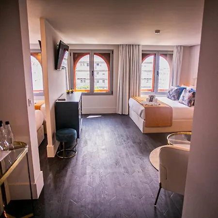 262 Boutique Aliados Penzion 4*